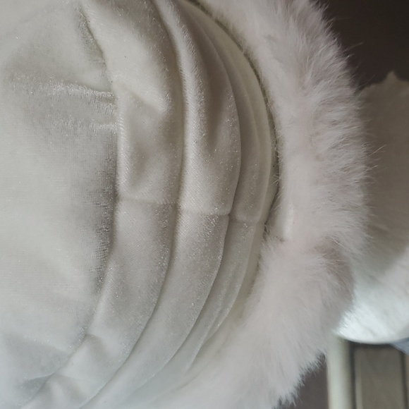 Betmar White Faux Fur Hat - Picture 5 of 5